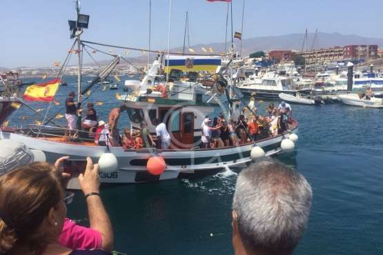 Procesión terrestre-marítimo de la Virgen del Carmen por la bahía de Melenara (Foto TA)